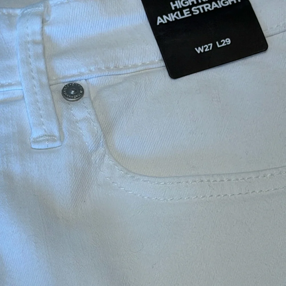 Silver Jeans Isbister High Rise Ankle Straight White Jeans NWT 27